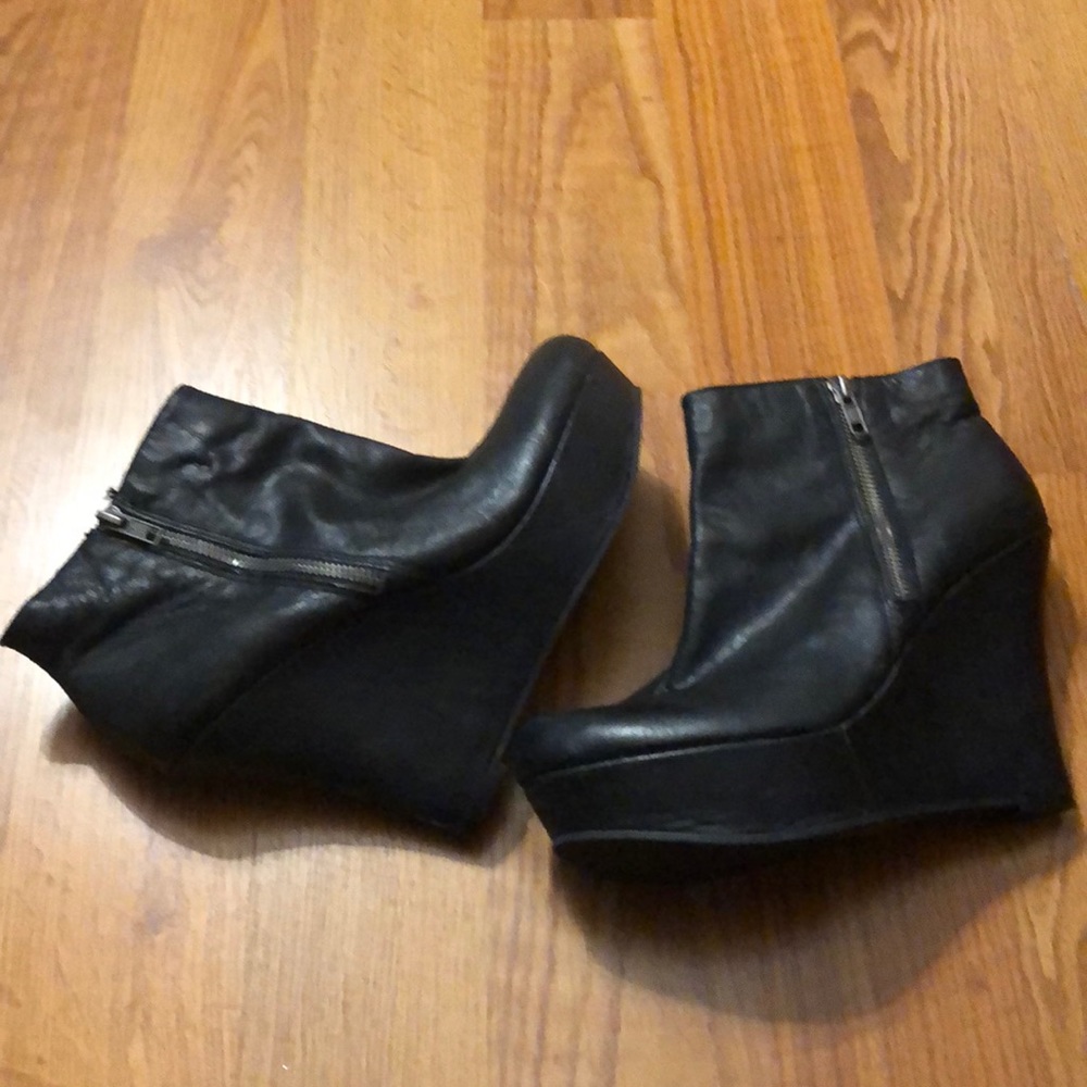 Aldo black platform ankle boot bootie 10